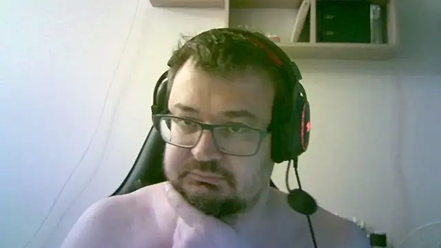 Show modela SirAbuser na web-kameri
