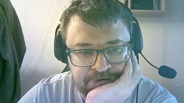 Chat XXX en directo de SirAbuser