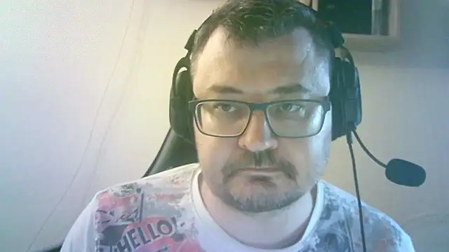 SirAbuser webkamerás műsora