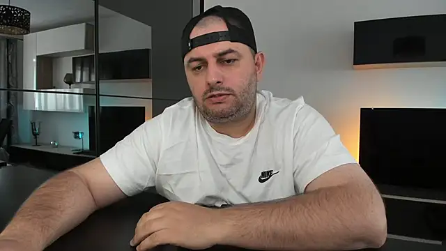 צ'אט XXX בשידור חי של DravenPeak