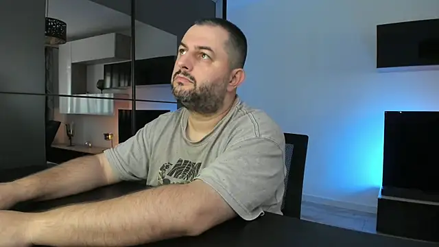 Živý XXX chat DravenPeak