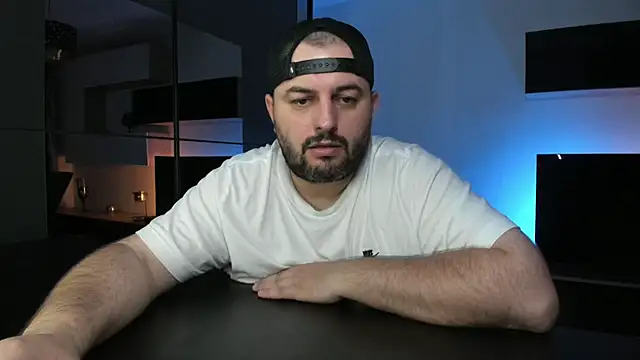 Show modela DravenPeak na web-kameri