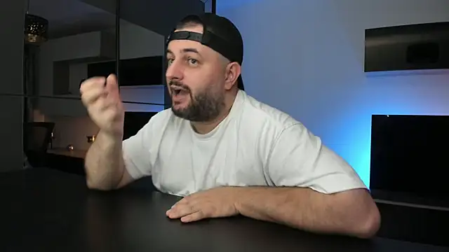 XXX chat uživo modela DravenPeak