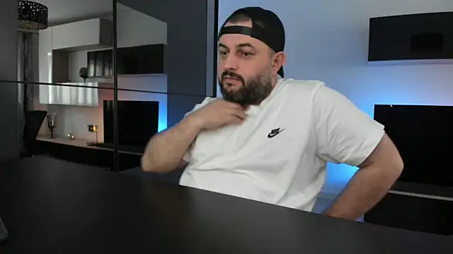 Chatroom XXX en direct de DravenPeak