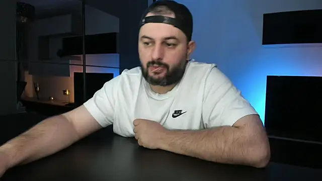 הופעת וובקאם של DravenPeak