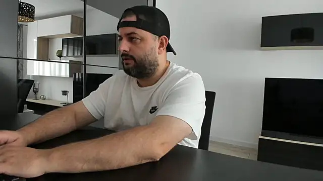 Živý XXX chat DravenPeak