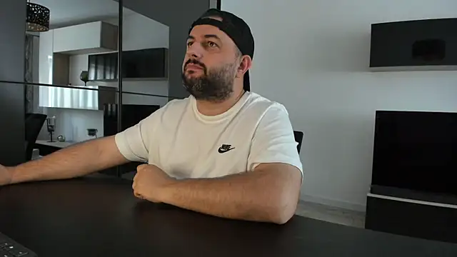 Živý XXX chat DravenPeak