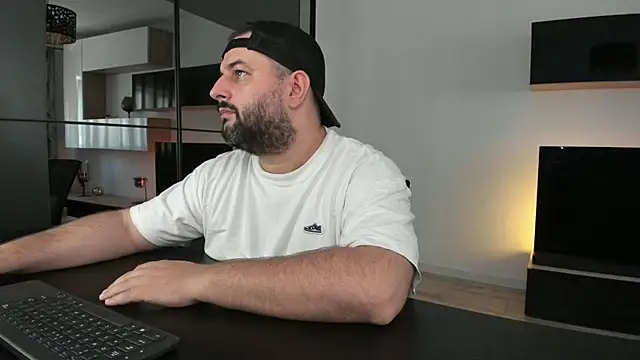 DravenPeak Chat XXX live
