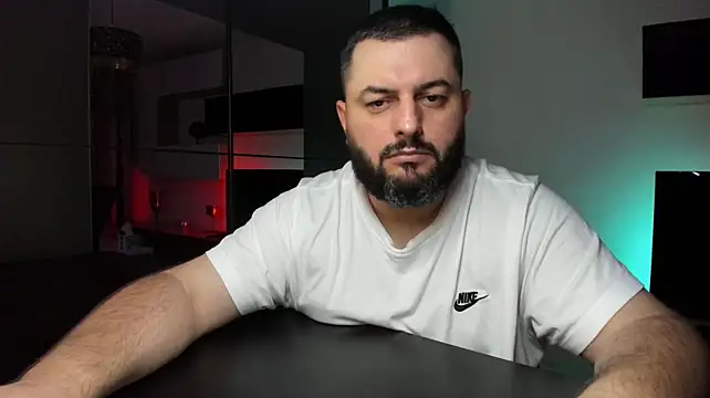 הופעת וובקאם של DravenPeak