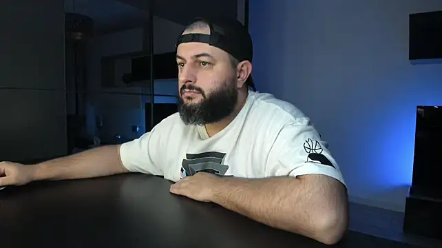 Show modela DravenPeak na web-kameri