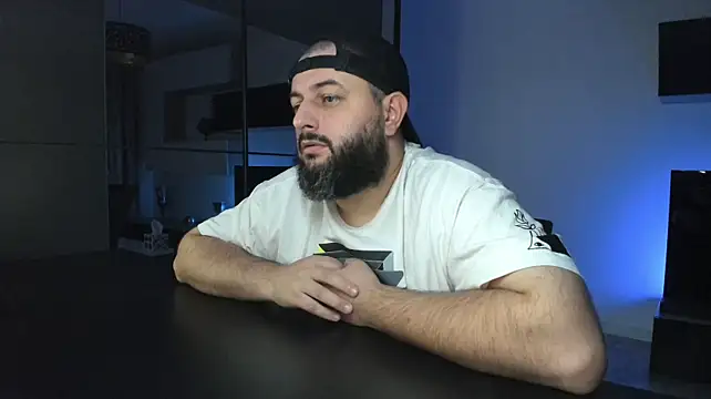 הופעת וובקאם של DravenPeak