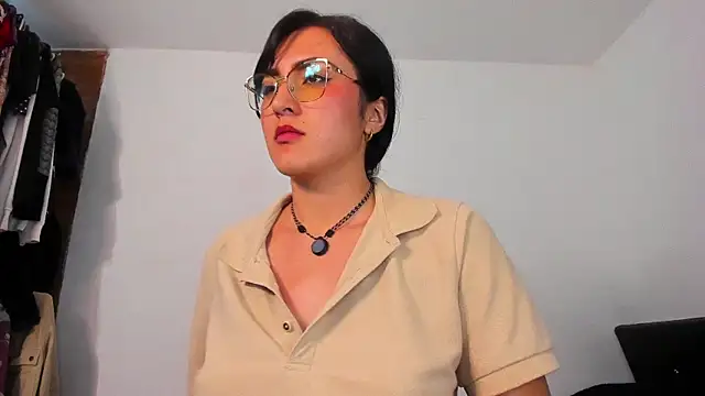 غرفة دردشة 77Neferkitty77 المباشرة