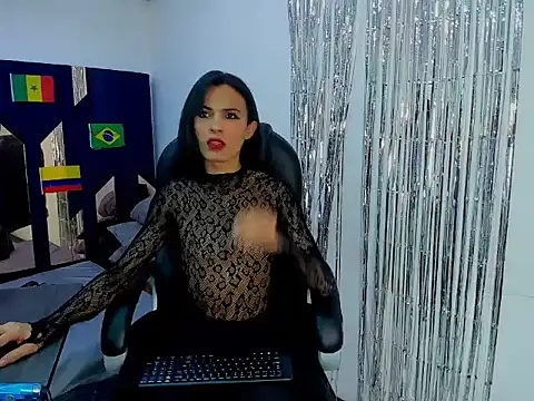 Aisha_hotts777 Webcam Show