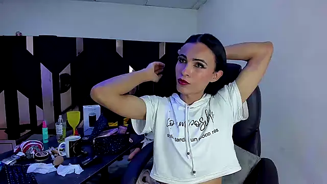 Aisha_hotts777 Adlı Modelin Web Kamerası Şovu