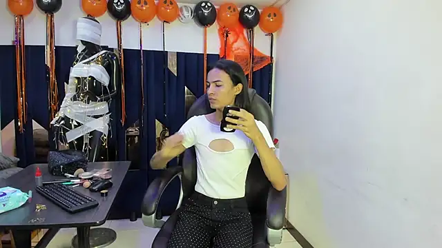 Aisha_hotts777 Adlı Modelin Web Kamerası Şovu