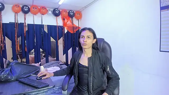 Aisha_hotts777n Webbikameraesitys