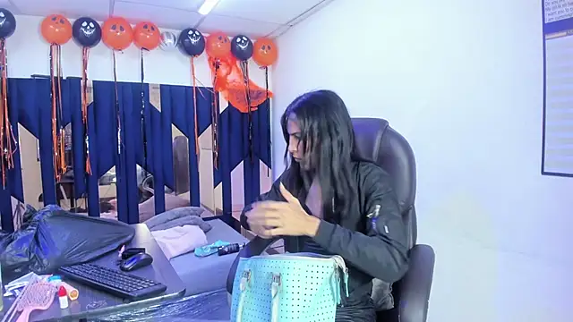 Aisha_hotts777's Webcam Show
