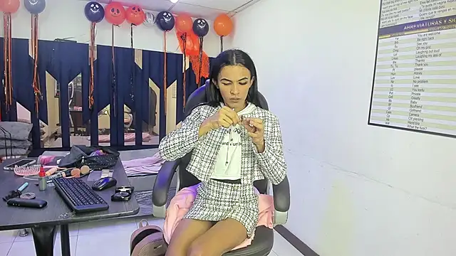 Pertunjukan Kamera Web Aisha_hotts777
