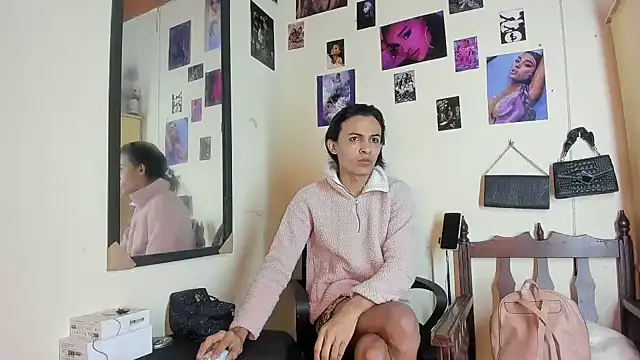Show de Aisha_hotts777 na webcam