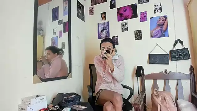 Aisha_hotts777のウェブカメラショー