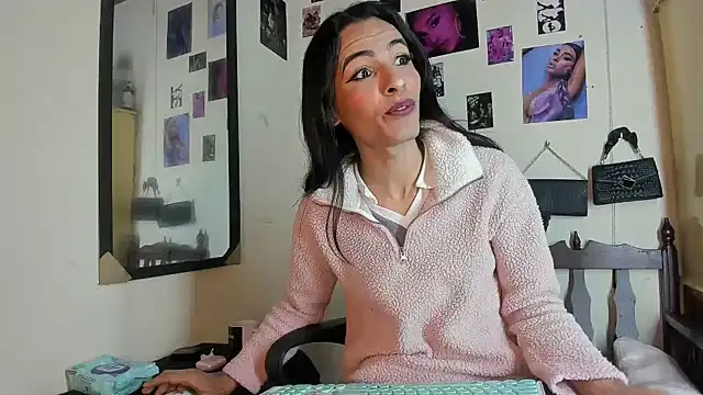 Webkamerová show Aisha_hotts777