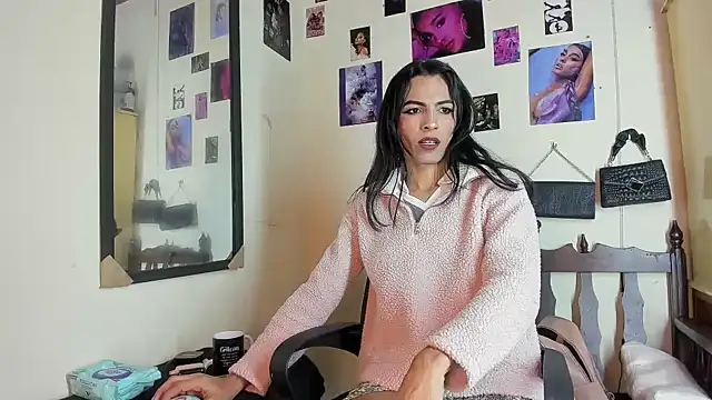Aisha_hotts777: διαδικτυακό σόου στην κάμερα
