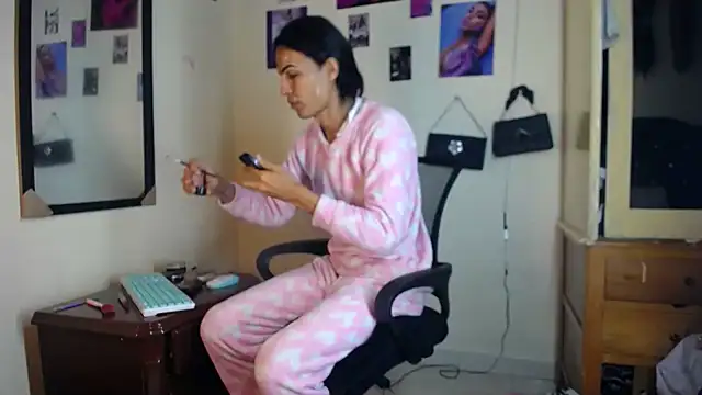 Aisha_hotts777n Webbikameraesitys