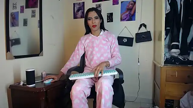 Webkamerová show Aisha_hotts777