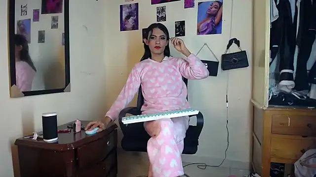 Aisha_hotts777 Webcam show