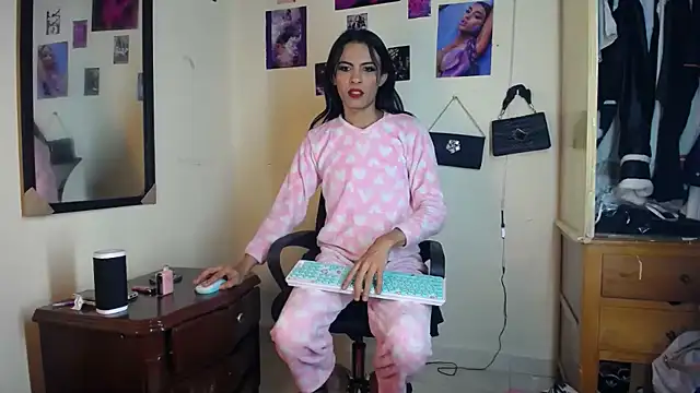 Aisha_hotts777 Webcamshow