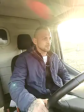 Pokazy przed kamerką – papichulo0099