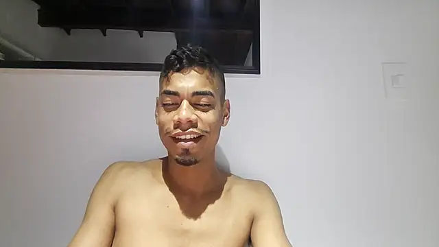 latinbigcrazy Webcam-Show