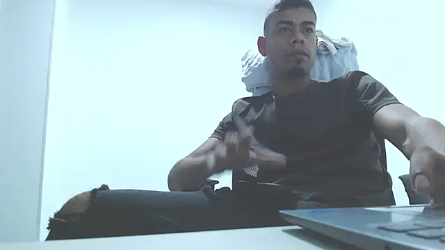 Show Webcam de latinbigcrazy