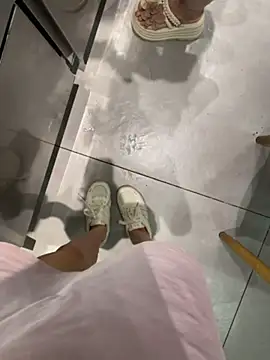 littleqiu XXX чат на живо
