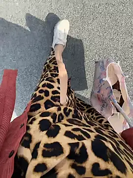 littleqiu Chat XXX live