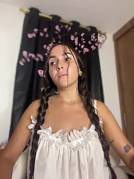 Scarlett05's Live XXX Chat