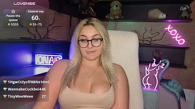 adrelaxina Adlı Modelin Canlı XXX Sohbeti
