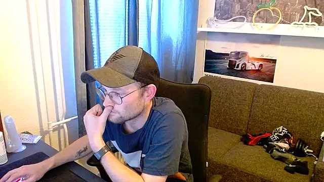 _whoisthatguy_n Webbikameraesitys