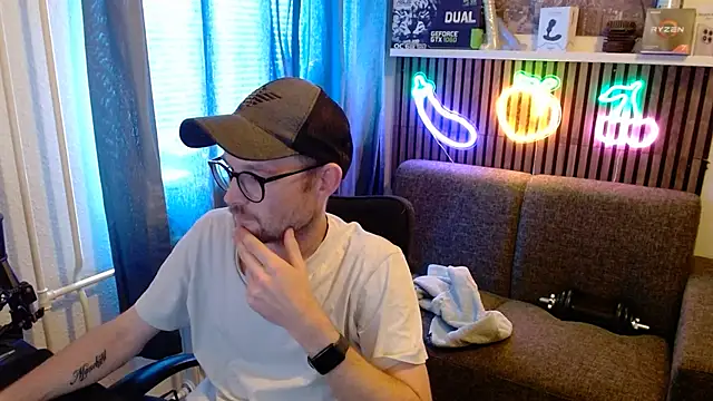 YourNaughtyLukas Webcam Show