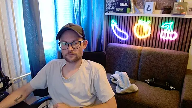 YourNaughtyLukasn Webbikameraesitys