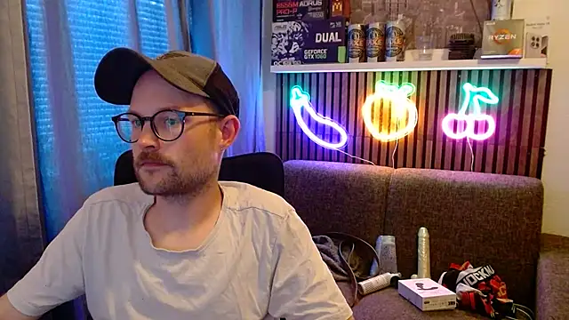 YourNaughtyLukasn Webbikameraesitys