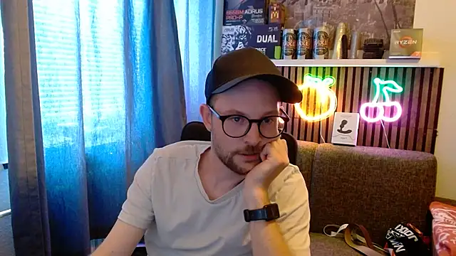 YourNaughtyLukas – webcam-show