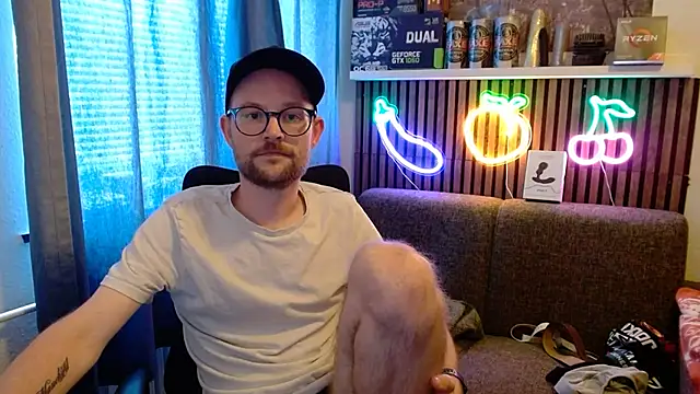 YourNaughtyLukas Webcam Show