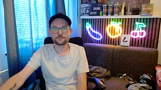 YourNaughtyLukas Webcam Show