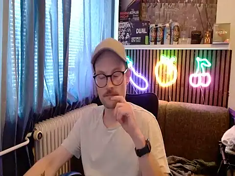 YourNaughtyLukasn Webbikameraesitys