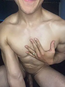 AustinJones_ Adlı Modelin Canlı XXX Sohbeti