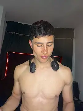 AustinJones_ Show in webcam