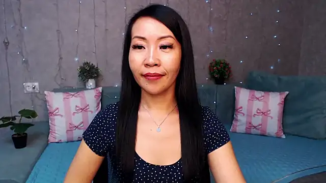 LiaPak's Webcam Show