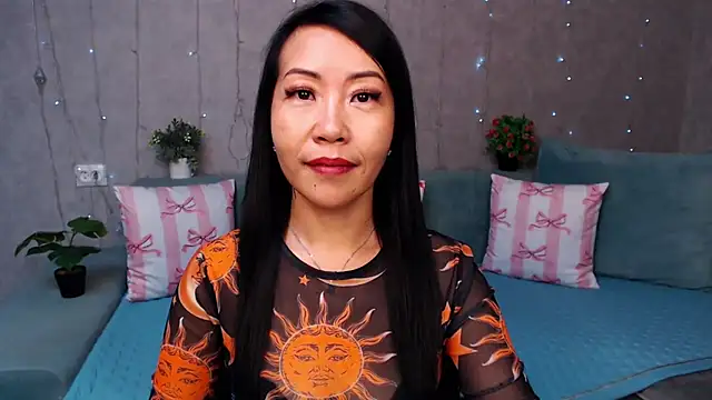 LiaPak's Live XXX Chat