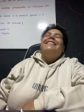 Hailey_Curvy's Webcam Show